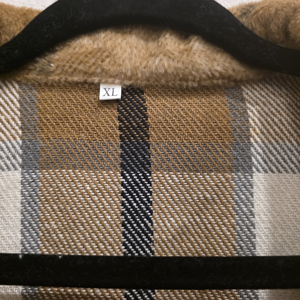 Plaid Button-Up Women's Jacket - Picture 2 of 3
